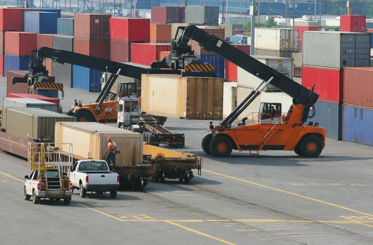 Kompleksowa obsługa transportu drogowego dla odpraw celnych